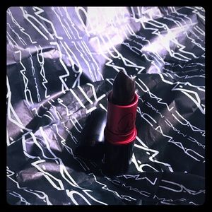 MAC Ariana Grande lipstick